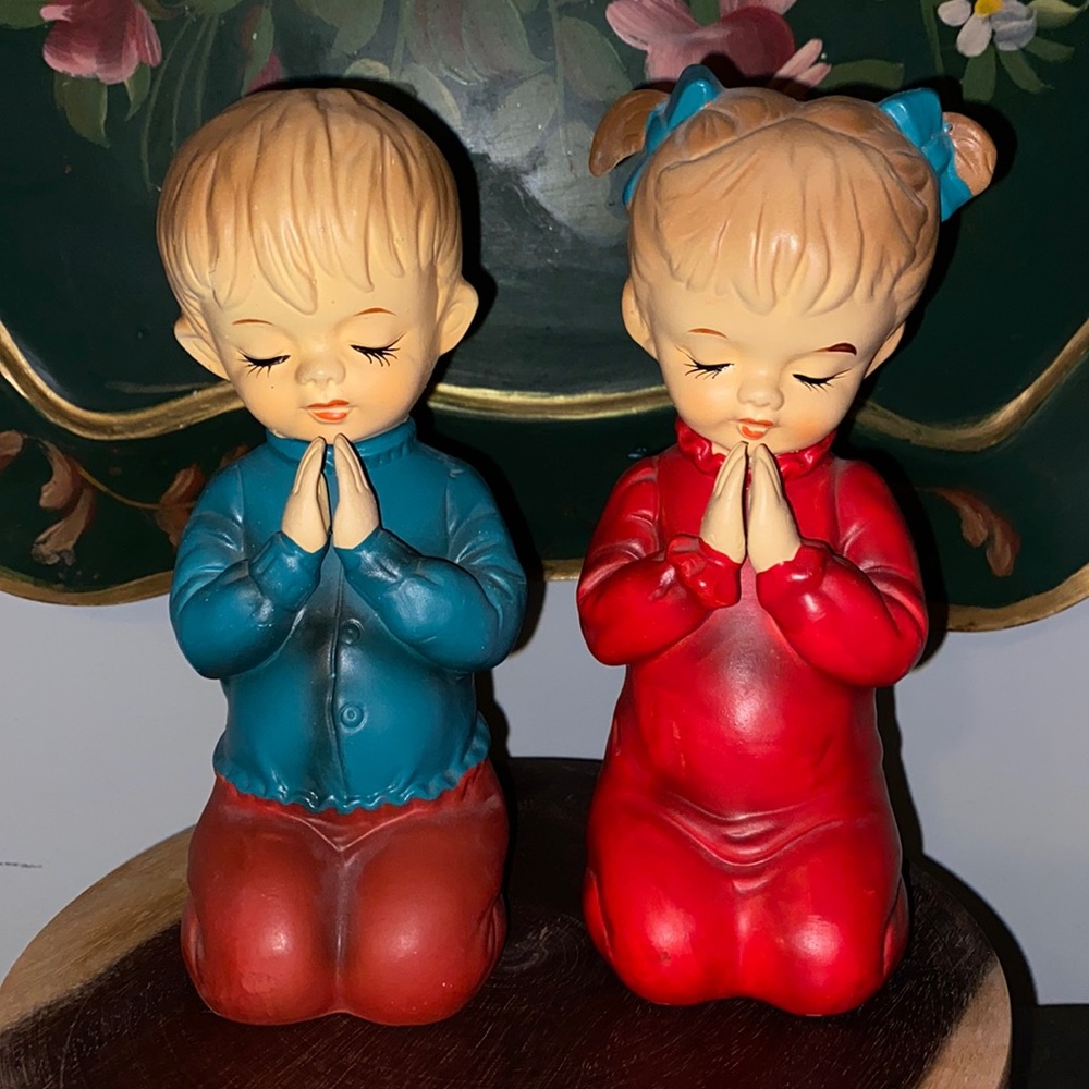 VINTAGE Chalkware WALES JAPAN Kneeling Praying Girl and Boy Figurines